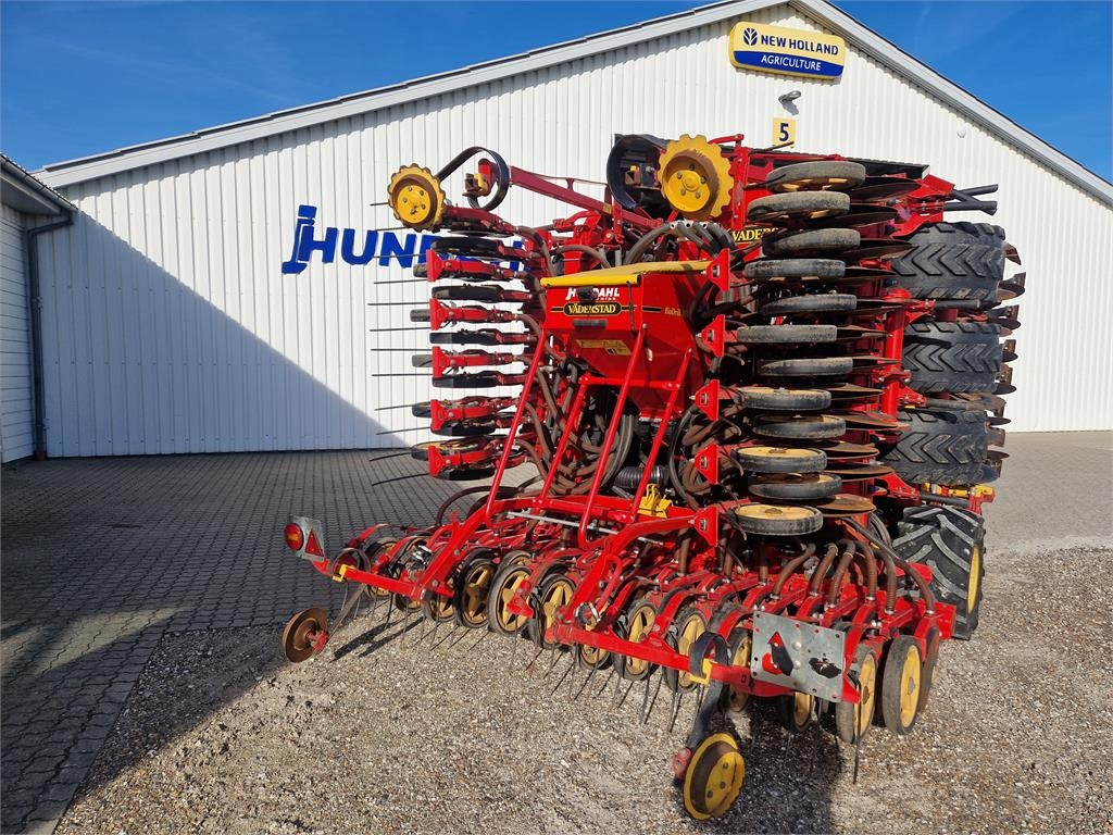 Vaderstad SPIRIT 600C PLUS - Kombinált vetőgép: 3 kép. Vaderstad SPIRIT 600C PLUS - Kombinált vetőgép: 3 kép.