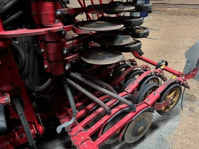 Vaderstad SPIRIT ST600S XL - Kombinált vetőgép: 3 kép. Vaderstad SPIRIT ST600S XL - Kombinált vetőgép: 3 kép.