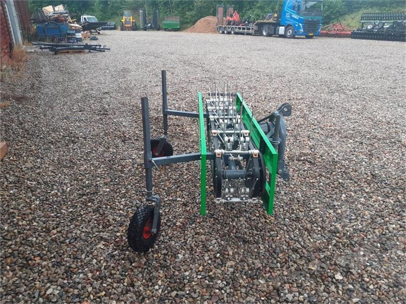 - - - HØ VENDER - Adapterek - Kommunális traktor: 3 kép. - - - HØ VENDER - Adapterek - Kommunális traktor: 3 kép.