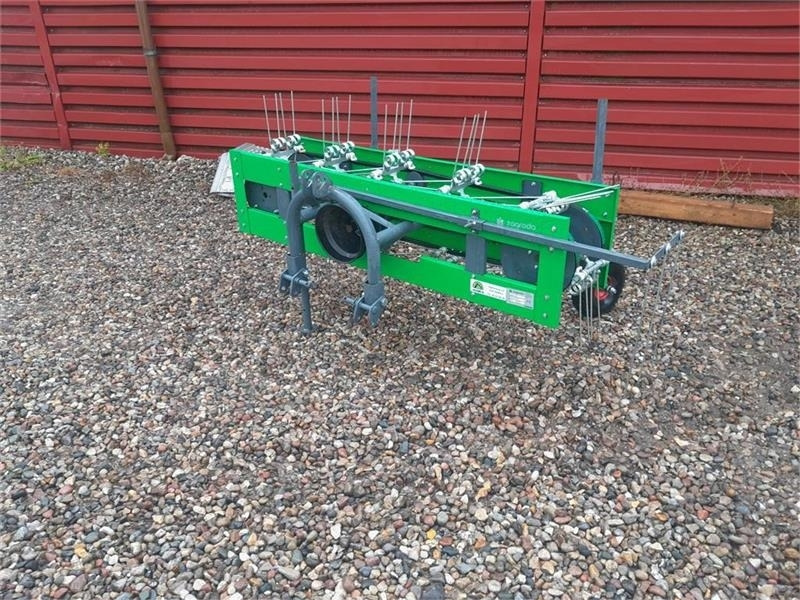 - - - HØ VENDER - Adapterek - Kommunális traktor: 1 kép. - - - HØ VENDER - Adapterek - Kommunális traktor: 1 kép.