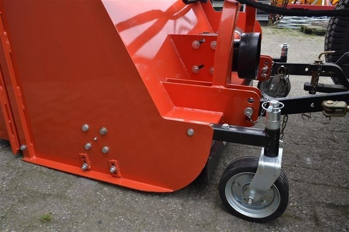 - - - boxer - Adapterek - Kommunális traktor: 4 kép. - - - boxer - Adapterek - Kommunális traktor: 4 kép.