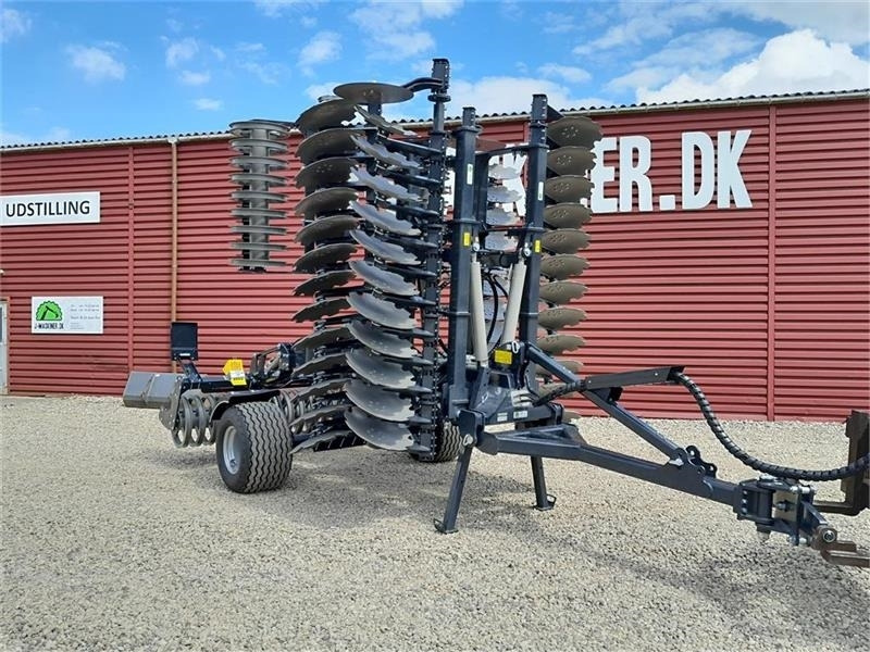 Agro-Tom 6.0 m. HD bugseret - Tárcsás borona: 2 kép. Agro-Tom 6.0 m. HD bugseret - Tárcsás borona: 2 kép.