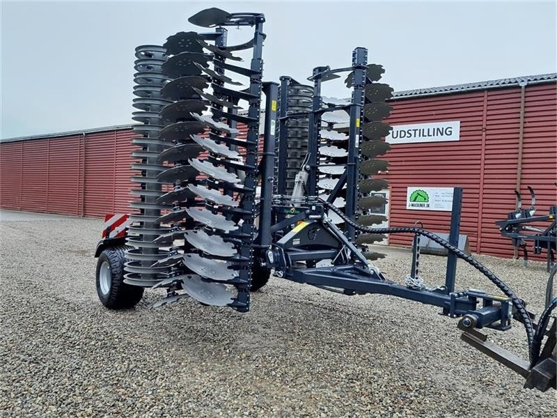 Agro-Tom 6 Meter discharve Agro-Tom 6 m. bugser - Tárcsás borona: 1 kép. Agro-Tom 6 Meter discharve Agro-Tom 6 m. bugser - Tárcsás borona: 1 kép.