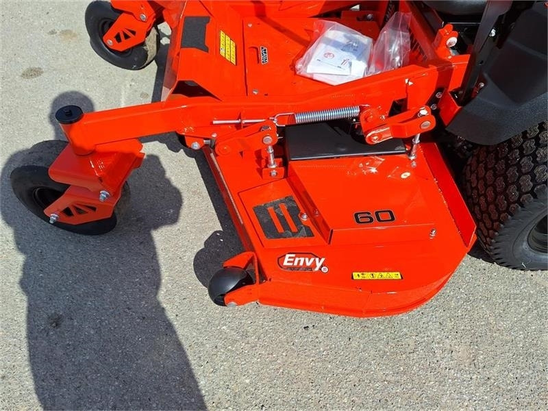 Ariens Zenith 60" (152 cm Klippe bredde) - Kommunális traktor: 5 kép. Ariens Zenith 60" (152 cm Klippe bredde) - Kommunális traktor: 5 kép.