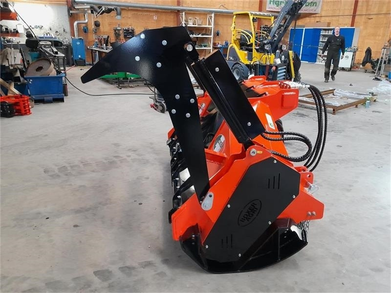 - - - BOXER AGRI - Erdészeti mulcsozó: 4 kép. - - - BOXER AGRI - Erdészeti mulcsozó: 4 kép.