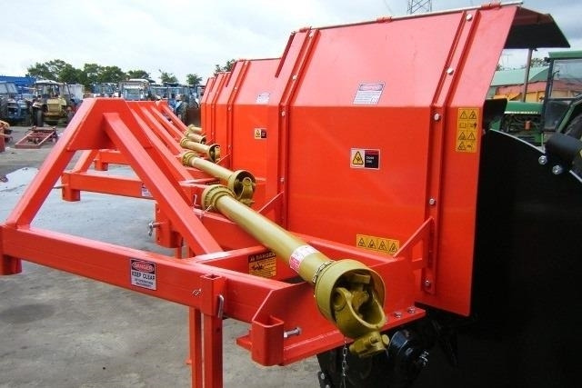 - - - BOXER D02 - Kultivátor: 2 kép. - - - BOXER D02 - Kultivátor: 2 kép.