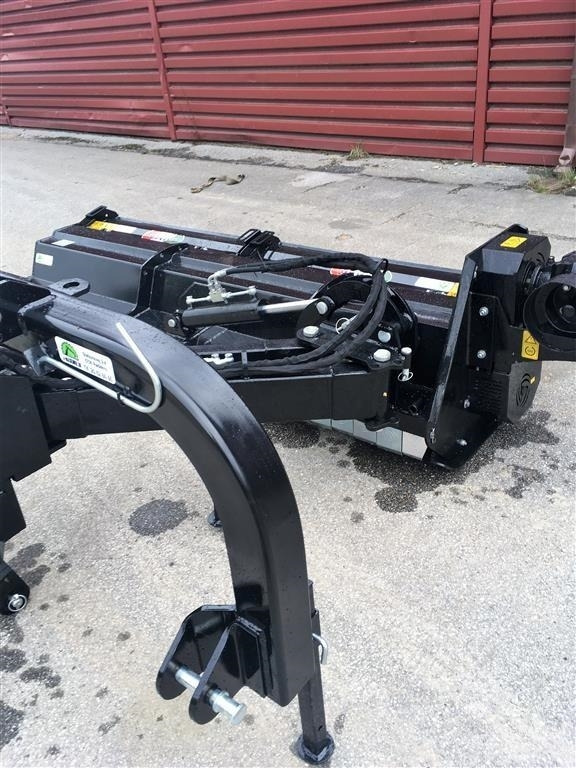 - - - Boxer 2.50 m. HD sideklipper - Fűkasza: 3 kép. - - - Boxer 2.50 m. HD sideklipper - Fűkasza: 3 kép.