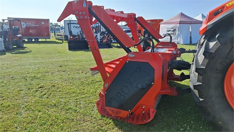 Boxer Agri Bm220 super Fabriks ny - Erdészeti mulcsozó: 3 kép. Boxer Agri Bm220 super Fabriks ny - Erdészeti mulcsozó: 3 kép.