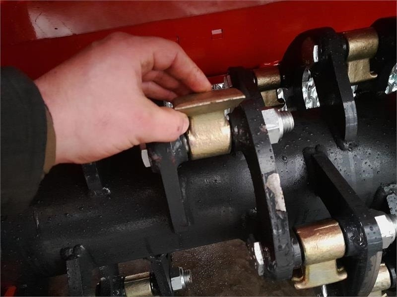 - - - Boxer Agri - Erdészeti mulcsozó: 5 kép. - - - Boxer Agri - Erdészeti mulcsozó: 5 kép.