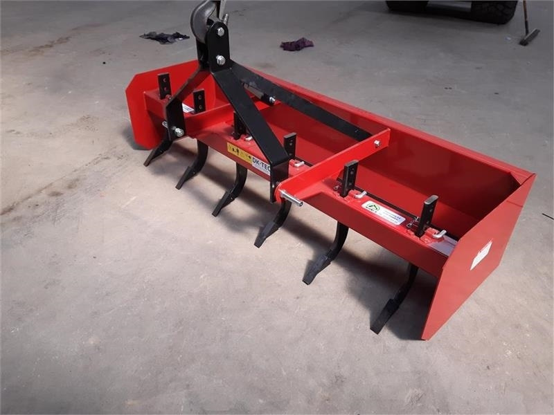 Dk-Tec - Talajművelő gep: 1 kép. Dk-Tec - Talajművelő gep: 1 kép.