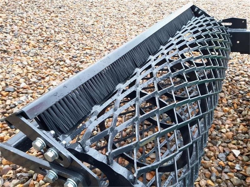 Dk-Tec - Talajművelő gep: 5 kép. Dk-Tec - Talajművelő gep: 5 kép.