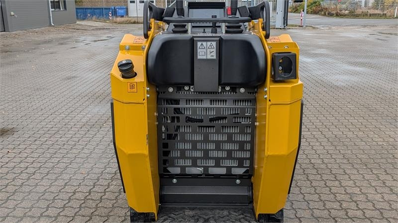 Eurotrac SK 10 - Lánctalpas homlokrakodó: 4 kép. Eurotrac SK 10 - Lánctalpas homlokrakodó: 4 kép.
