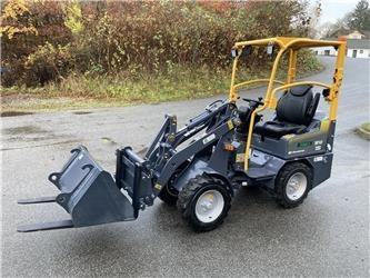 Eurotrac W10 STAGE 5 m. skovl og pallgafler - Derékcsuklós rakodó: 1 kép. Eurotrac W10 STAGE 5 m. skovl og pallgafler - Derékcsuklós rakodó: 1 kép.