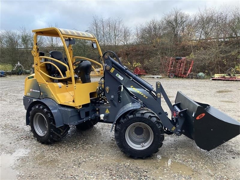 Eurotrac W12F XL lang arm - Derékcsuklós rakodó: 4 kép. Eurotrac W12F XL lang arm - Derékcsuklós rakodó: 4 kép.