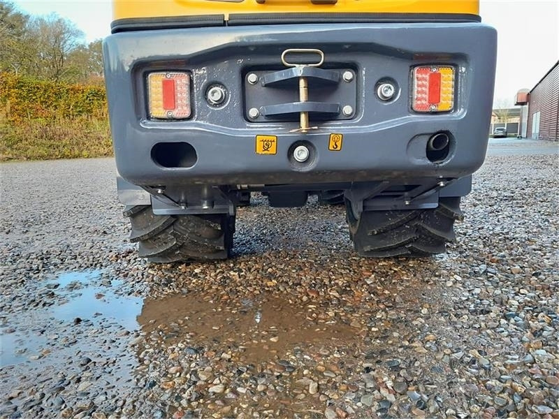 Eurotrac W12S m. mellem arm - Derékcsuklós rakodó: 5 kép. Eurotrac W12S m. mellem arm - Derékcsuklós rakodó: 5 kép.