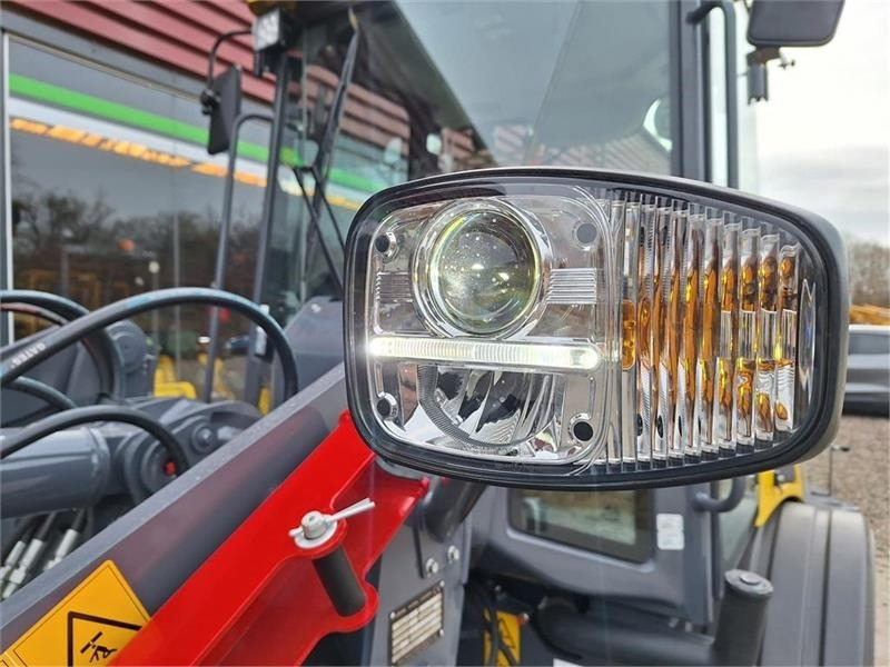 Gumikerekes homlokrakodó Eurotrac WL18: 7 kép.