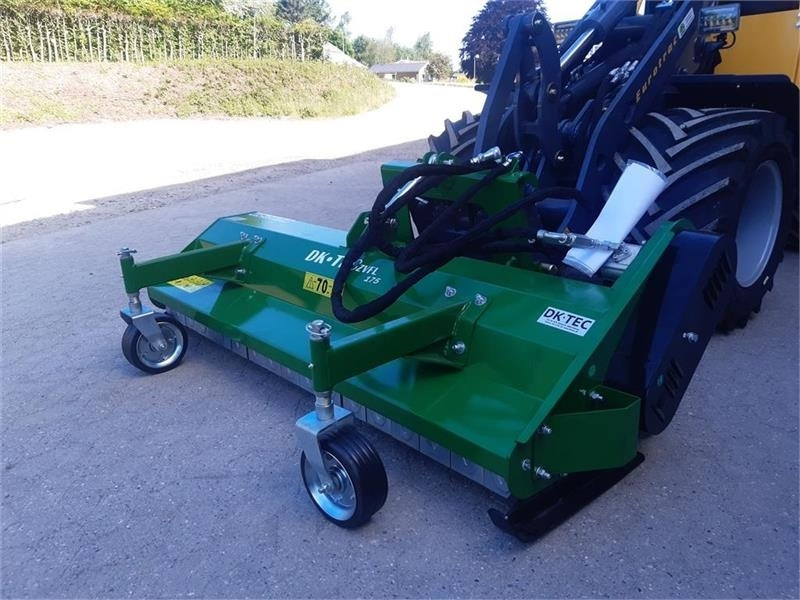 Eurotrac slagleklipper hydraulisk - Szárzúzó: 4 kép. Eurotrac slagleklipper hydraulisk - Szárzúzó: 4 kép.