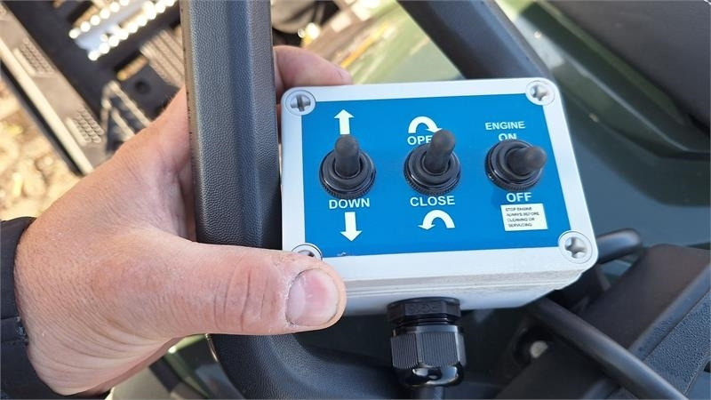 Faunamaster FM130 - Kerti fűkasza: 4 kép. Faunamaster FM130 - Kerti fűkasza: 4 kép.