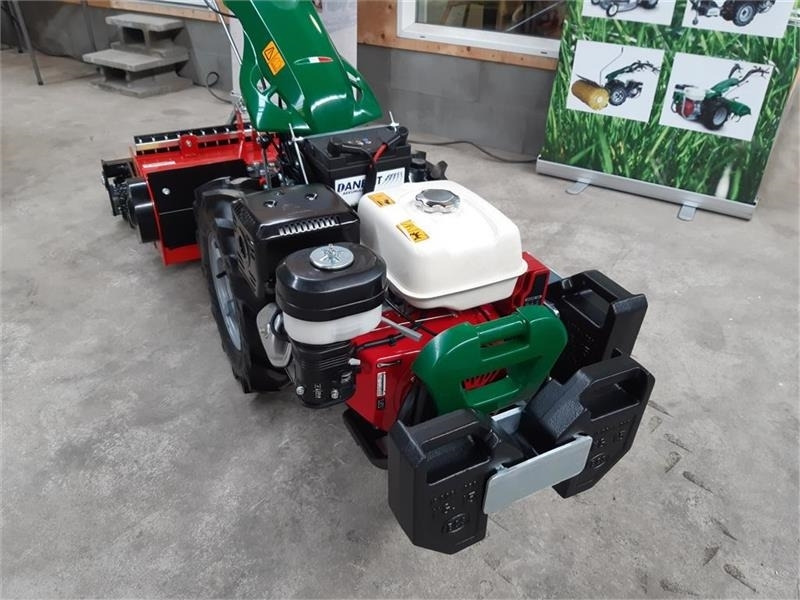 Ferrari 340 el-start - Kommunális traktor: 3 kép. Ferrari 340 el-start - Kommunális traktor: 3 kép.