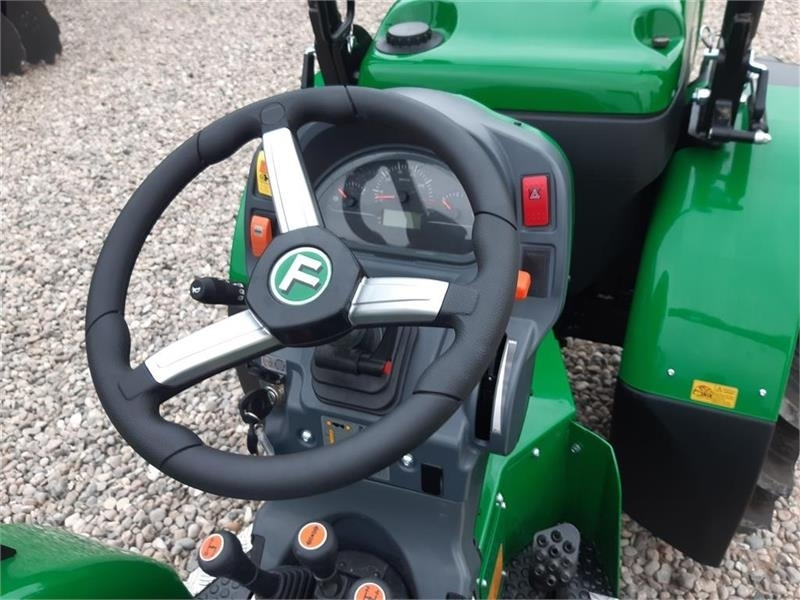 Ferrari alle modeller - Kommunális traktor: 5 kép. Ferrari alle modeller - Kommunális traktor: 5 kép.