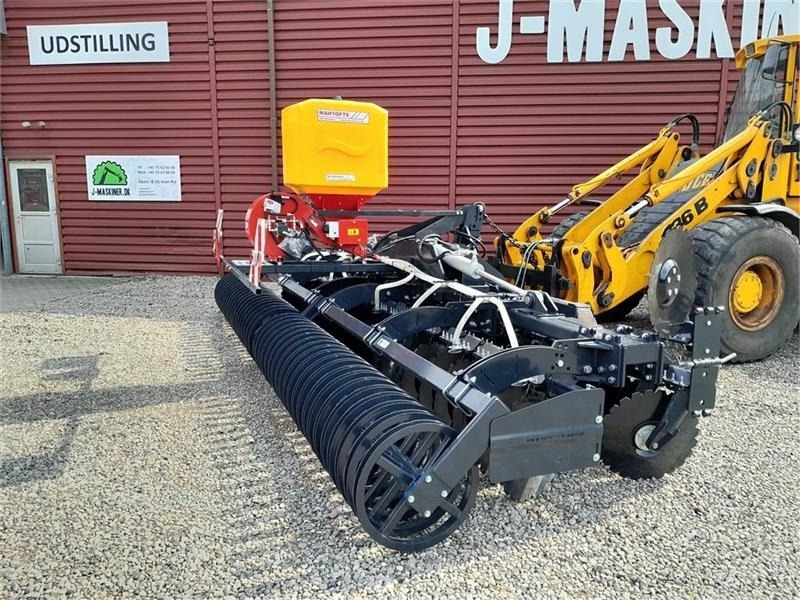 Inter-Tech 6 meter disc med såmaskine - Tárcsás borona: 2 kép. Inter-Tech 6 meter disc med såmaskine - Tárcsás borona: 2 kép.