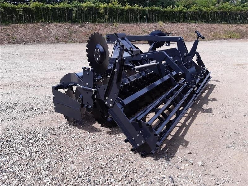 Inter-Tech Diskharve 4 meter J-Maskiner 4 meter med hydraulis - Tárcsás borona: 5 kép. Inter-Tech Diskharve 4 meter J-Maskiner 4 meter med hydraulis - Tárcsás borona: 5 kép.