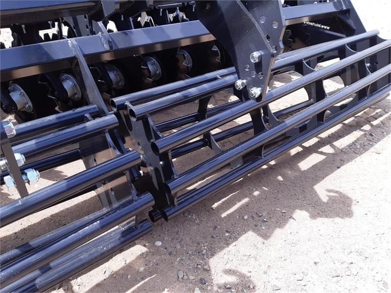 Inter-Tech Diskharve 4 meter J-Maskiner 4 meter med hydraulis - Tárcsás borona: 2 kép. Inter-Tech Diskharve 4 meter J-Maskiner 4 meter med hydraulis - Tárcsás borona: 2 kép.