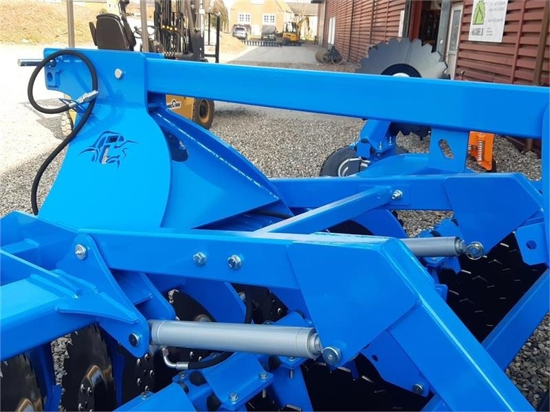 Inter-Tech Diskharve 4 meter med lift - Tárcsás borona: 5 kép. Inter-Tech Diskharve 4 meter med lift - Tárcsás borona: 5 kép.