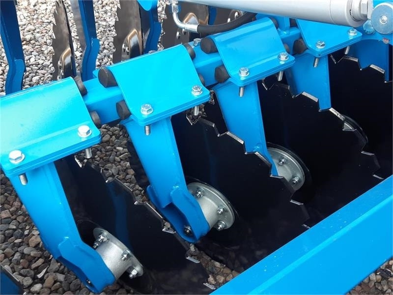 Inter-Tech Diskharve 4 meter med lift - Tárcsás borona: 4 kép. Inter-Tech Diskharve 4 meter med lift - Tárcsás borona: 4 kép.