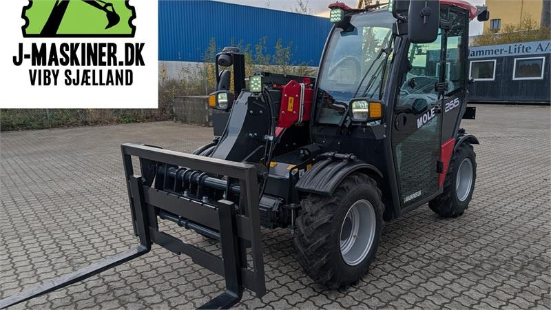 Mole 2615 - Teleszkópos rakodó: 1 kép. Mole 2615 - Teleszkópos rakodó: 1 kép.