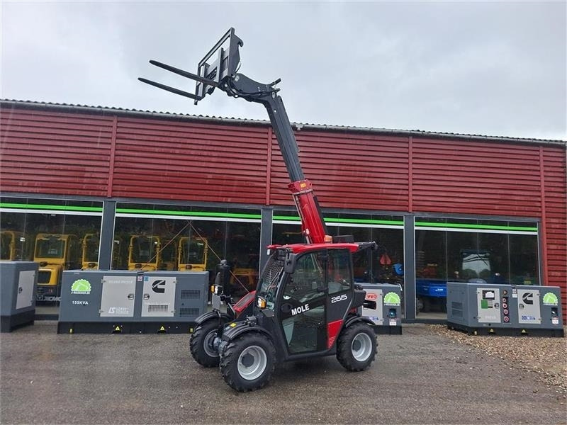 Mole 2615 - Teleszkópos rakodó: 3 kép. Mole 2615 - Teleszkópos rakodó: 3 kép.