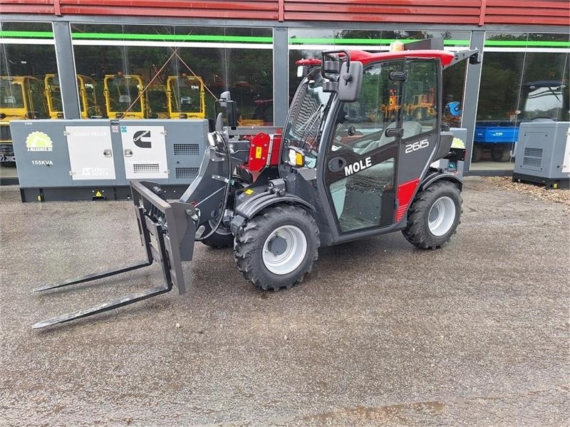 Mole 2615 - Teleszkópos rakodó: 2 kép. Mole 2615 - Teleszkópos rakodó: 2 kép.