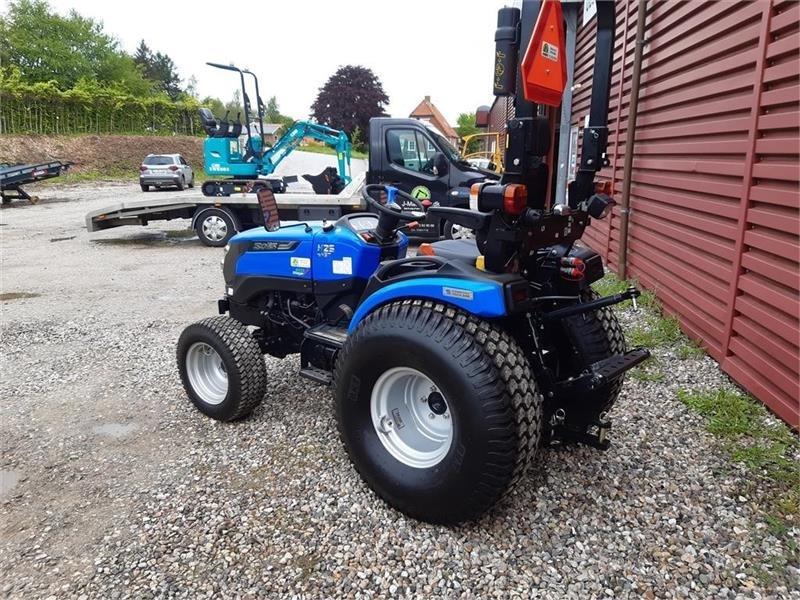 Solis 26 hst - Kommunális traktor: 2 kép. Solis 26 hst - Kommunális traktor: 2 kép.