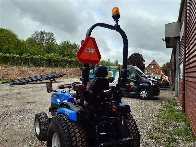 Solis 26 hst - Kommunális traktor: 4 kép. Solis 26 hst - Kommunális traktor: 4 kép.