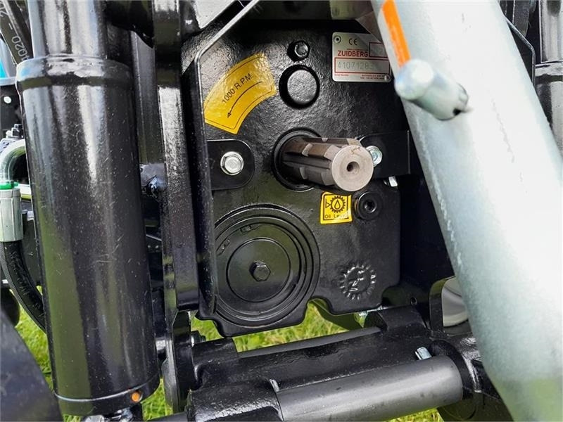 Kistraktor Solis 26 hst frontlift: 7 kép.