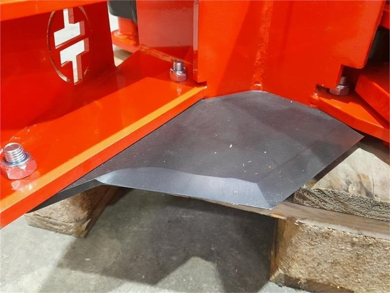 - - - TRÆ KLIPPER - Erdészeti fej: 4 kép. - - - TRÆ KLIPPER - Erdészeti fej: 4 kép.
