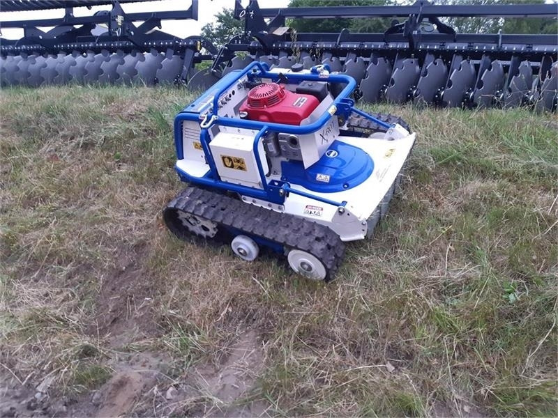 X-rot 70 cm med Honda GXV390 hybrid - Kerti fűkasza: 2 kép. X-rot 70 cm med Honda GXV390 hybrid - Kerti fűkasza: 2 kép.