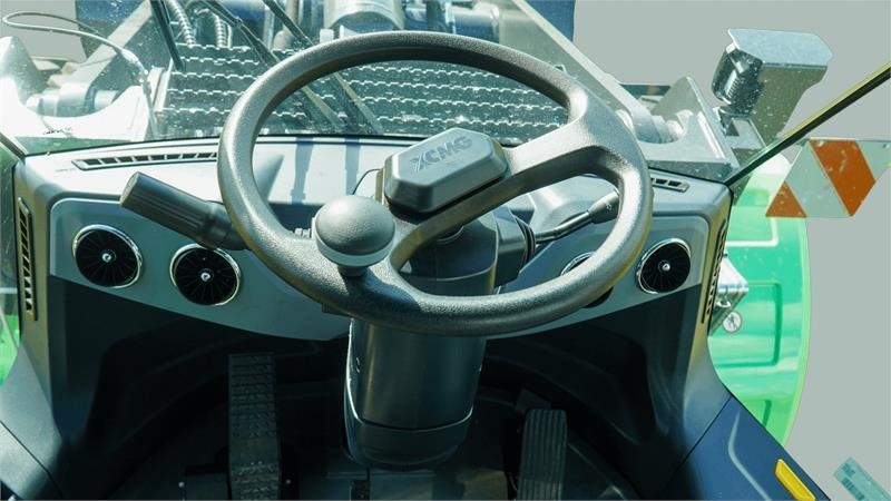 XCMG XC9108-EV ELEKTRISK - Gumikerekes homlokrakodó: 2 kép. XCMG XC9108-EV ELEKTRISK - Gumikerekes homlokrakodó: 2 kép.