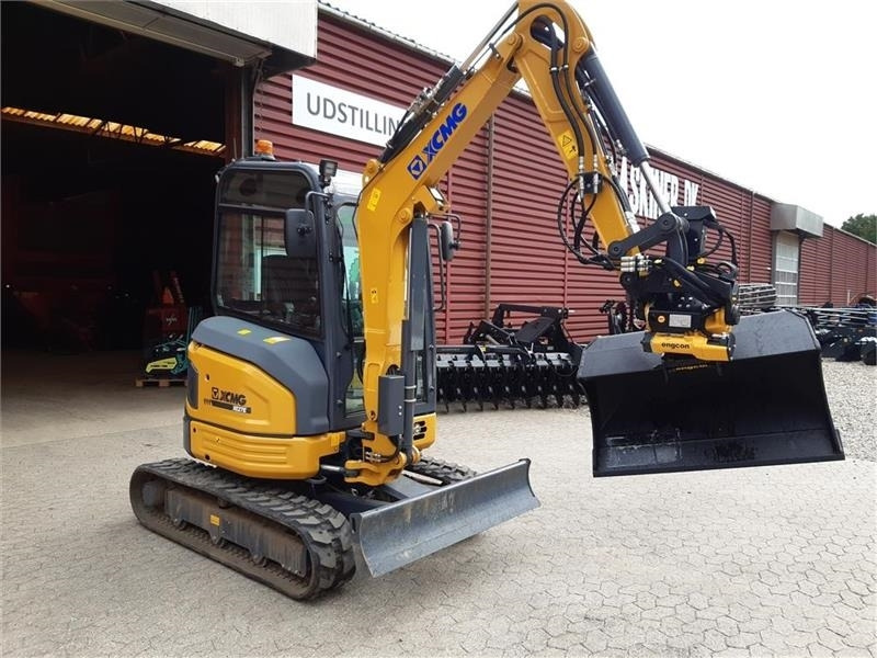 XCMG xe27e - Minikotró: 2 kép. XCMG xe27e - Minikotró: 2 kép.