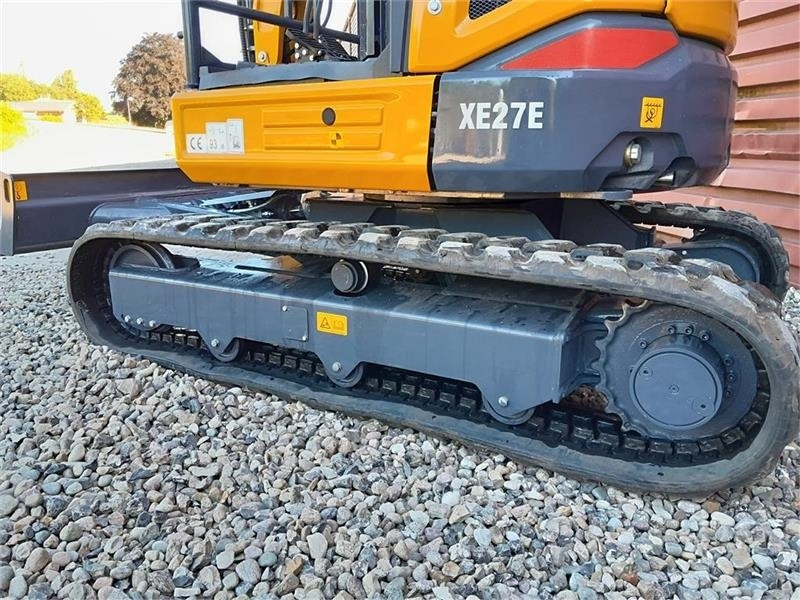 XCMG xe27e u/hus - Minikotró: 4 kép. XCMG xe27e u/hus - Minikotró: 4 kép.