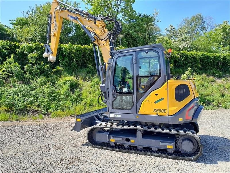 XCMG xe80e - Lánctalpas kotró: 2 kép. XCMG xe80e - Lánctalpas kotró: 2 kép.