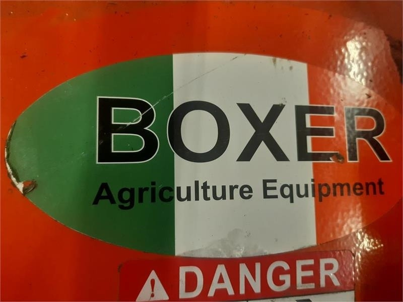 - - - boxer - Fűkasza: 3 kép. - - - boxer - Fűkasza: 3 kép.