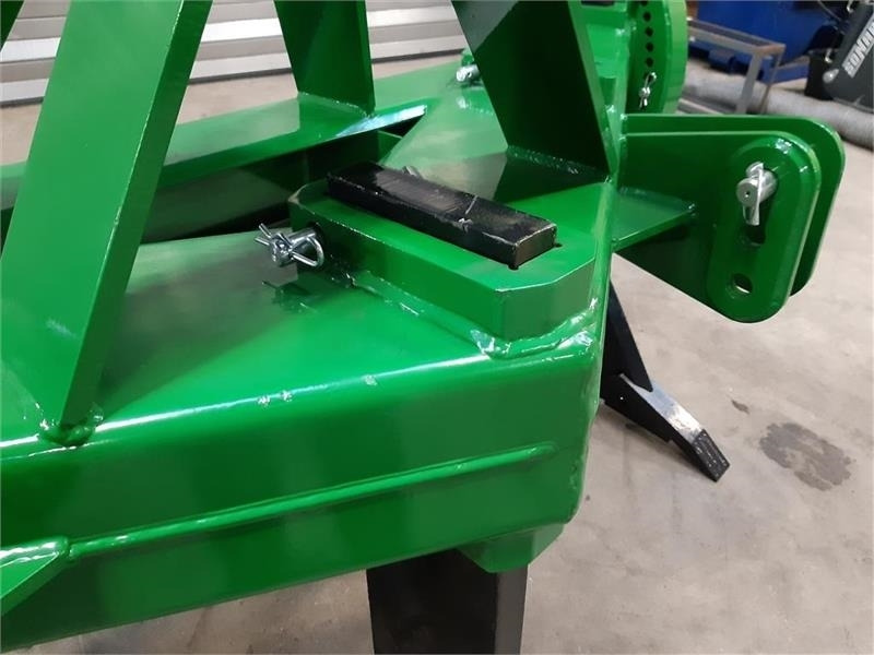 - - - grubber - Kultivátor: 5 kép. - - - grubber - Kultivátor: 5 kép.