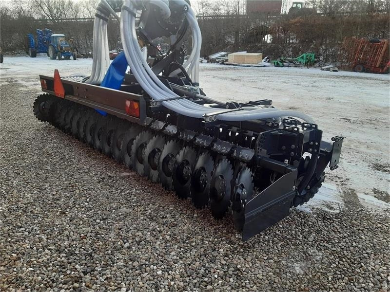 Szippantó tartálykocsi - - - gylle nedfælder 5 meters: 7 kép.