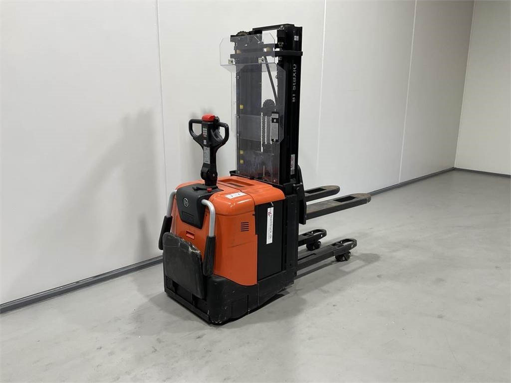 BT SPE125L - Emelőtargoncá: 2 kép. BT SPE125L - Emelőtargoncá: 2 kép.