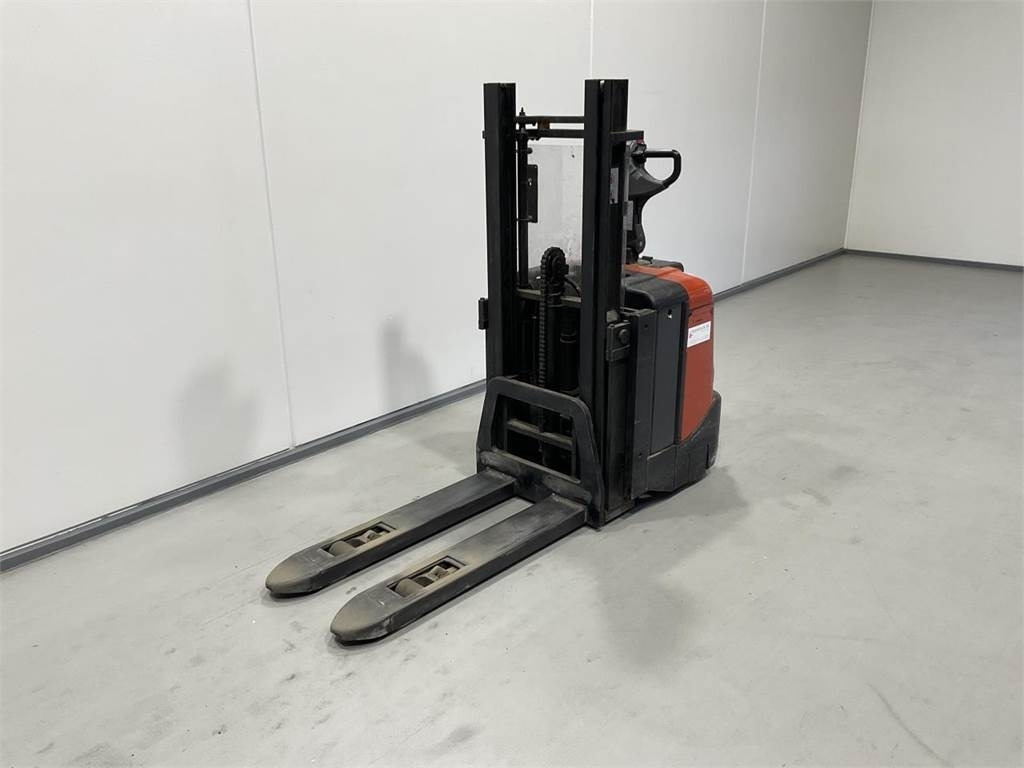 BT SPE125L - Emelőtargoncá: 4 kép. BT SPE125L - Emelőtargoncá: 4 kép.