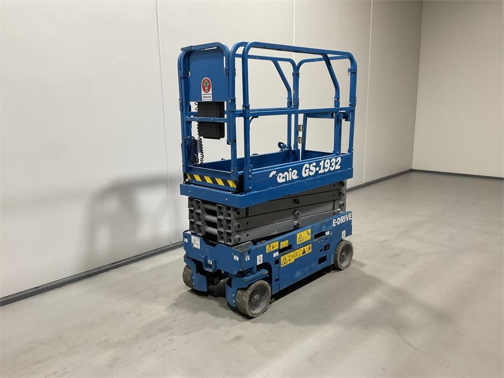 Genie GS-1932 - Ollós emelő: 5 kép. Genie GS-1932 - Ollós emelő: 5 kép.