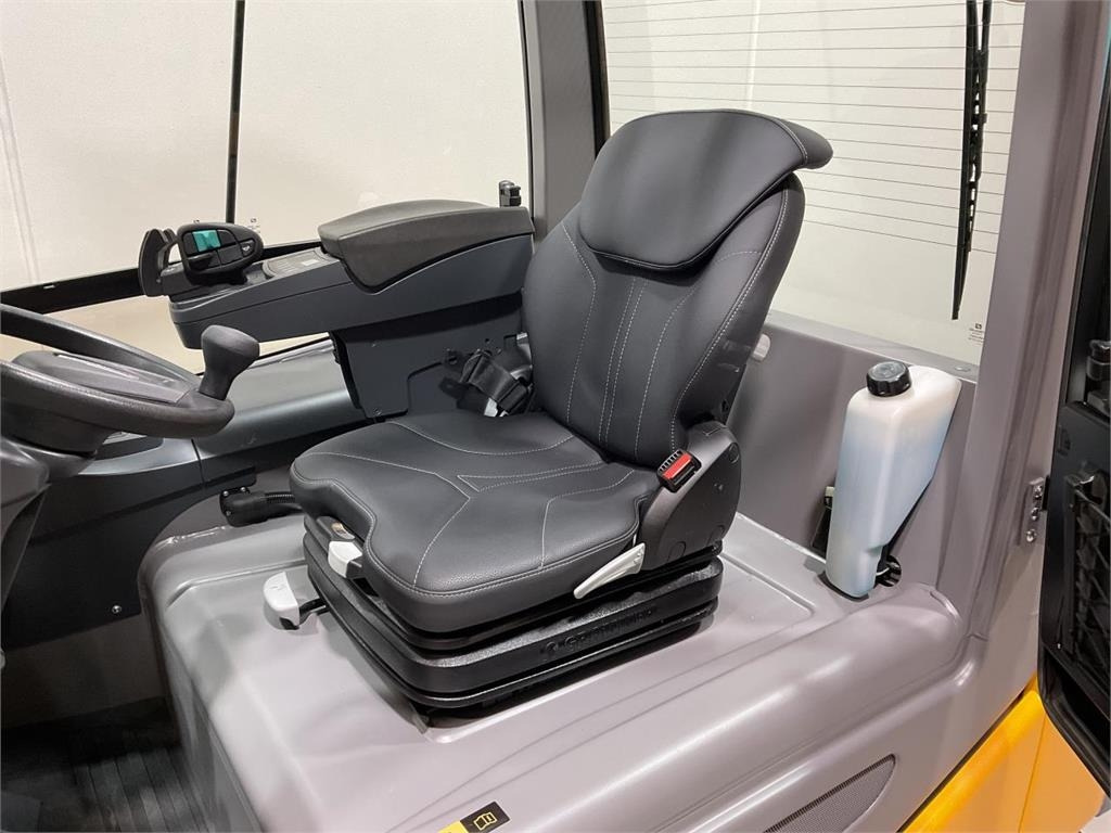 Jungheinrich EFG S30 - Elektromos targonca: 5 kép. Jungheinrich EFG S30 - Elektromos targonca: 5 kép.