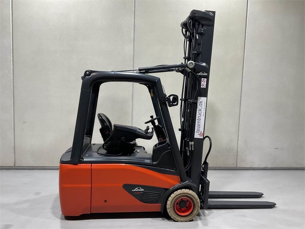 Linde E20-02 - Elektromos targonca: 1 kép. Linde E20-02 - Elektromos targonca: 1 kép.
