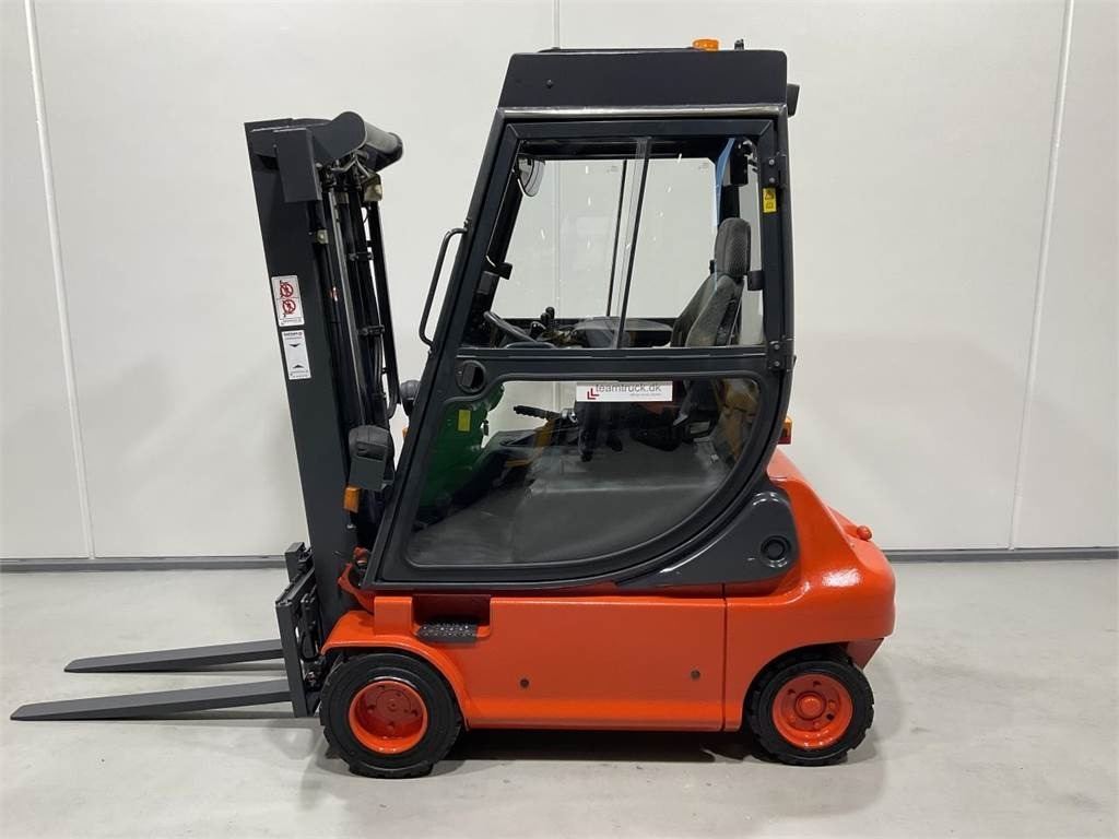 Linde E20P-02 - Elektromos targonca: 3 kép. Linde E20P-02 - Elektromos targonca: 3 kép.